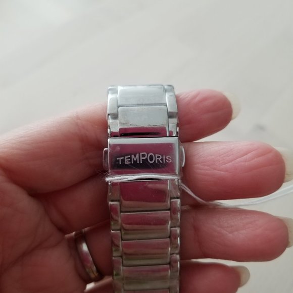 Authentic L’amour  “LOVE” Stainless Steel Quartz Watch, New Battery replaced. - Picture 7 of 10